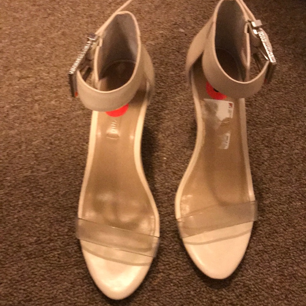 Sandals - Picture 2 of 3